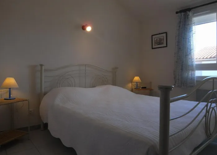Villa Pavillon Climatise 4 Pieces Avec Piscine & Tennis, Proche Et Port A Saint-cyprien - Fr-1-776-10