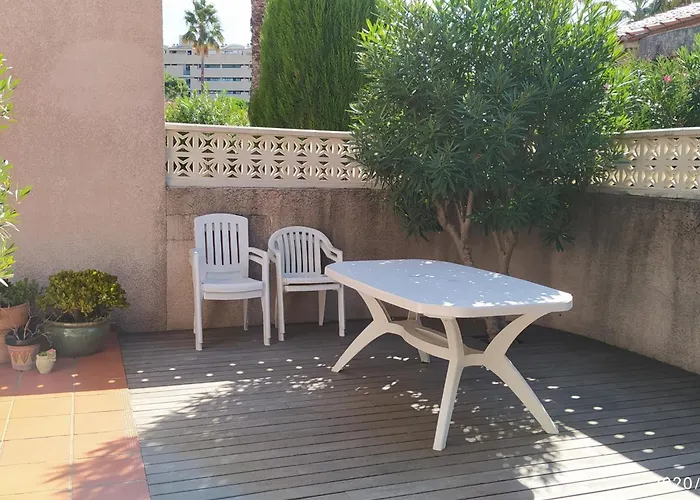 Villa Pavillon Climatise 4 Pieces Avec Piscine & Tennis, Proche Et Port A Saint-cyprien - Fr-1-776-10 Saint-Cyprien (Pyrenees-Orientales)